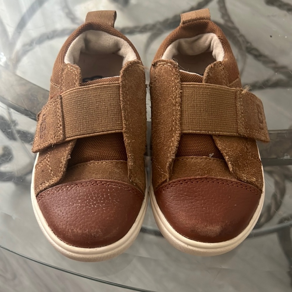 UGG size 7C